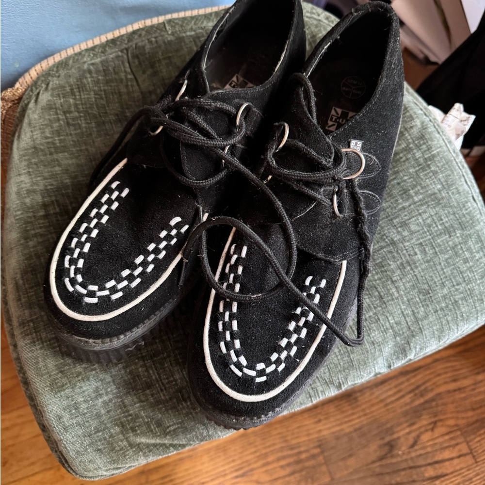 T.U.K Black and White Men's Shoes